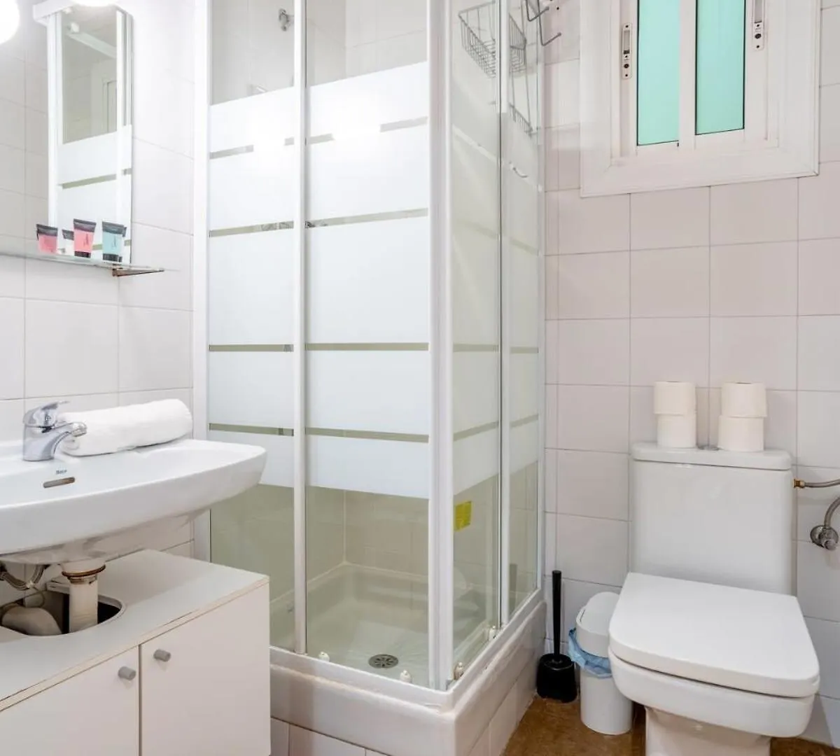 Апартаменты Sants Estacio - Modern And Comfy 4Bd For 8 Guests Барселона